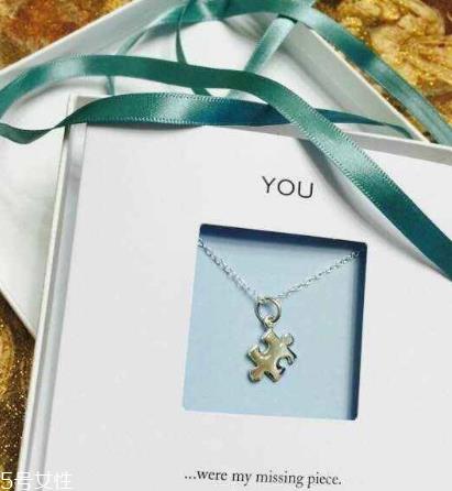 lily charmed正品在哪买?lily charmed项链购买方式 lily charmed正品在哪买?lily charmed项链购买方式