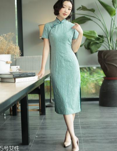 旗袍为什么开叉那么高 勾勒出曼妙身姿