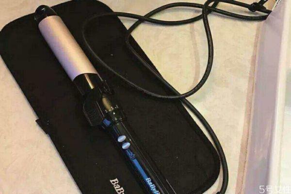 陶瓷卷发棒和金属卷发棒哪个好 使用卷发棒的禁忌