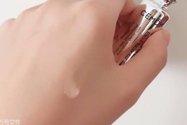 安瓶是否适合油性皮肤 可以选择质地清爽些的 安瓶是否适合油性皮肤 可以选择质地清爽些的