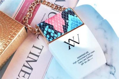 ​vn铂金包防晒和安耐晒哪个好 热门防晒霜pk