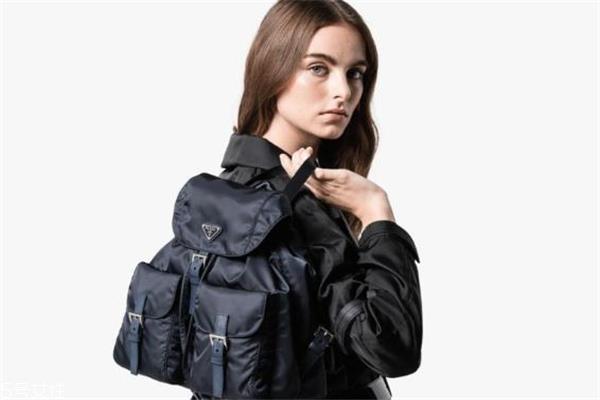 prada降落伞包多少钱 双肩包首选 prada降落伞包多少钱 双肩包首选