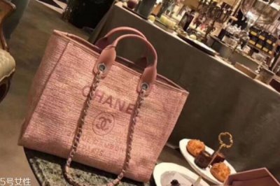 ​香奈儿沙滩包真假辨别 这几点就能看出