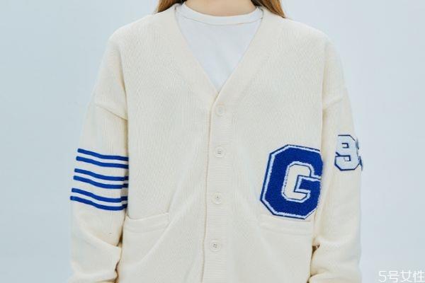 上身胖适合穿什么毛衣 胖女生穿什么样的毛衣好 上身胖适合穿什么毛衣 胖女生穿什么样的毛衣好