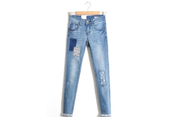 牛仔裤的布料是什么材质的 牛仔裤有什么优缺点