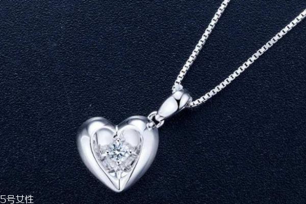 钻石项链怎么看真假 这些细节都要注意 钻石项链怎么看真假 这些细节都要注意