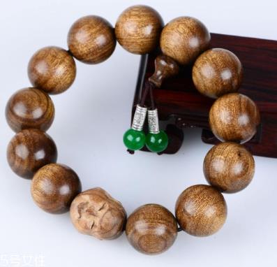 金丝楠手串怎么看真假 这几招一定要会 金丝楠手串怎么看真假 这几招一定要会