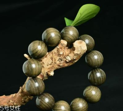 金丝楠手串怎么看真假 这几招一定要会 金丝楠手串怎么看真假 这几招一定要会