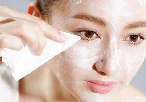 卸妆湿巾可以带上飞机吗 一次性卸妆巾和卸妆水有何区别 卸妆湿巾可以带上飞机吗 一次性卸妆巾和卸妆水有何区别