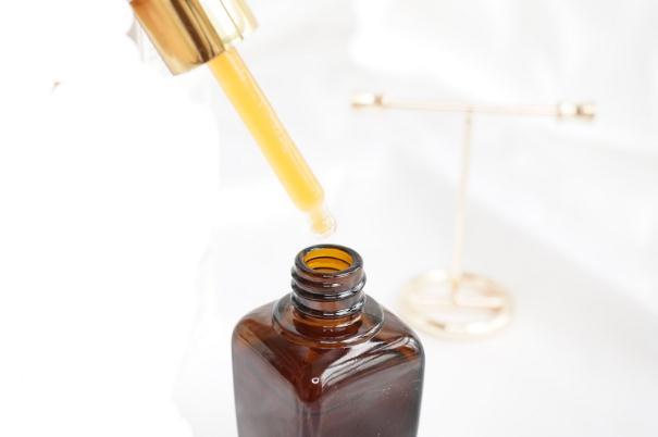 虾青素精华液的功效 虾青素精华液怎么使用 虾青素精华液的功效 虾青素精华液怎么使用