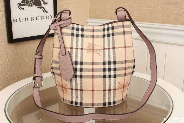 巴宝莉的包包怎么样呢 巴宝莉的包包多少钱呢 巴宝莉的包包怎么样呢 巴宝莉的包包多少钱呢