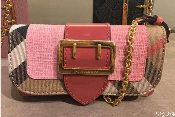 巴宝莉的包包怎么样呢 巴宝莉的包包多少钱呢 巴宝莉的包包怎么样呢 巴宝莉的包包多少钱呢
