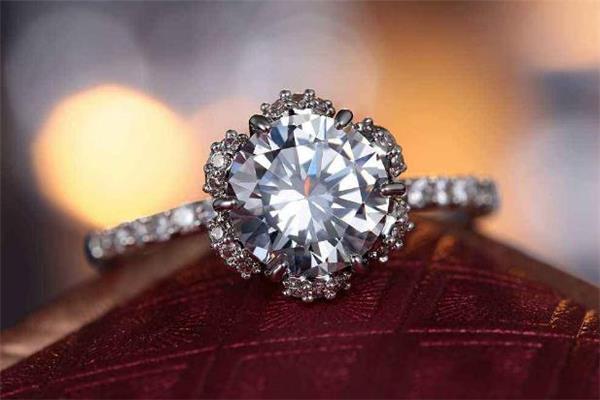 dr钻戒在国内什么档次 dr钻戒真的只能买一次吗 dr钻戒在国内什么档次 dr钻戒真的只能买一次吗