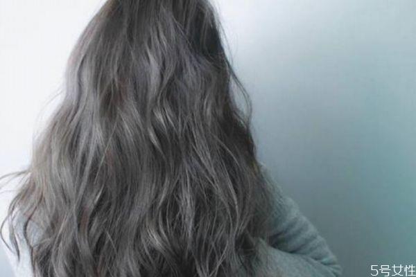 染黑发多久能褪到自然 染黑发后悔怎么快速掉色 染黑发多久能褪到自然 染黑发后悔怎么快速掉色