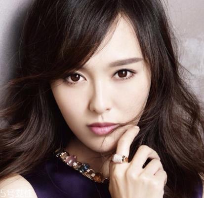 非离子美瞳和硅水凝胶哪个好 后者能避免角膜炎 非离子美瞳和硅水凝胶哪个好 后者能避免角膜炎