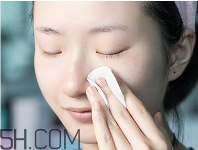 化妆棉卸妆时候要打湿吗?使用化妆棉卸妆要注意什么? 化妆棉卸妆时候要打湿吗?使用化妆棉卸妆要注意什么?