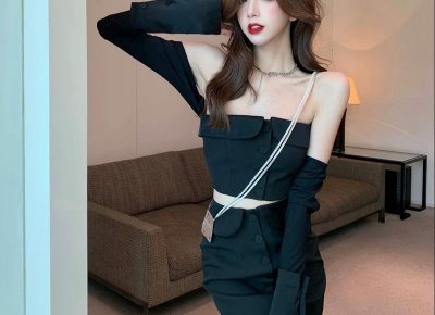 ​我60岁，连39元的棉袄都舍不得买，儿媳一件羽绒服却要3000