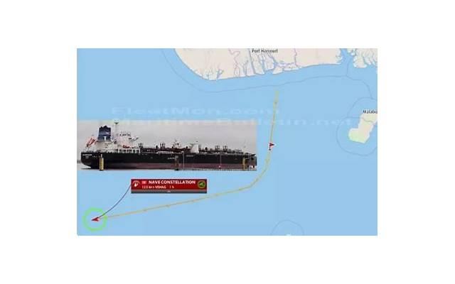 雨中前妻跪求我复婚，我满不在乎：滚，我不收垃圾，跟你男闺蜜过