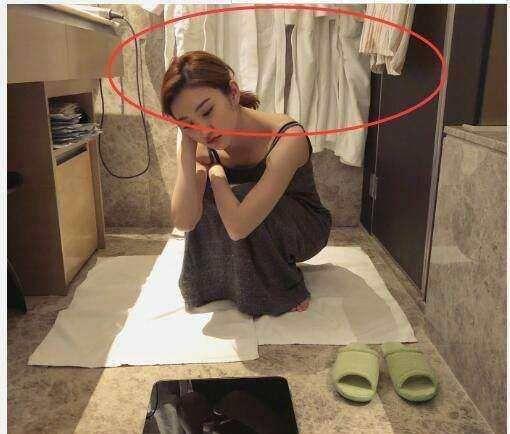 景甜微博晒出浴照,却被发现早已与张继科同居