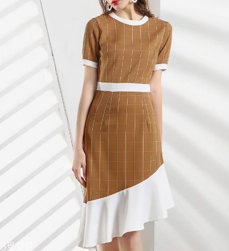 矮个子穿长裙怎么搭配？矮个子穿长裙搭配技巧