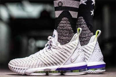 ​耐克詹16巴斯光年怎么清洗 lbj16巴斯光年清洗方法