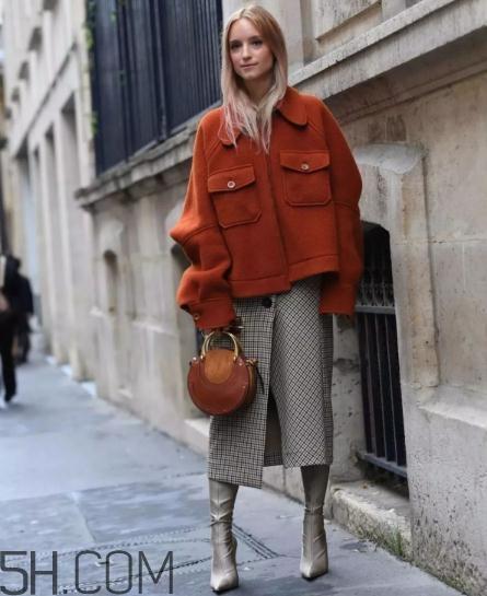 冬天穿裙子怎么搭配？冬天穿裙子搭配图