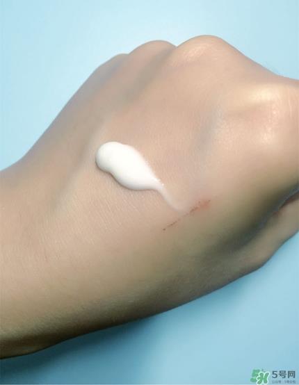 雪肌精乳液适合什么年龄?雪肌精乳液适合什么肤质? 雪肌精乳液适合什么年龄?雪肌精乳液适合什么肤质?