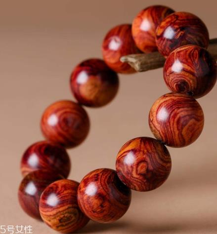 紫檀柳手串怎么盘 大神的盘玩心得 紫檀柳手串怎么盘 大神的盘玩心得