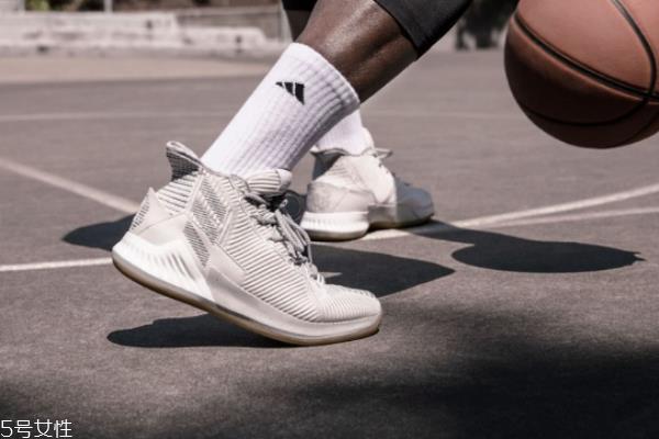 罗斯9和利拉德4哪个好 阿迪达斯顶级实战球鞋 罗斯9和利拉德4哪个好 阿迪达斯顶级实战球鞋