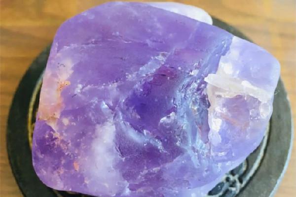 紫水晶是什么星座的幸运石 紫水晶是几月的生辰石 紫水晶是什么星座的幸运石 紫水晶是几月的生辰石