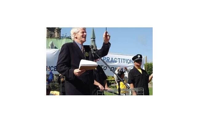  知道他是个怎样的人，可我就是拒绝不了他