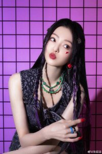 ​张韶涵被造谣失禁拉到裤子里飘出臭味，公司发律师函：痛心又无奈