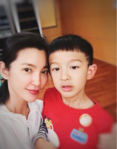 彭于晏回应换座位,称自己问心无愧,李冰冰做错了什么?